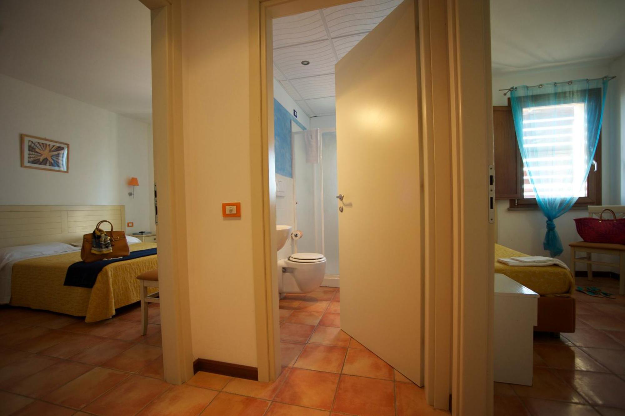 Hotel Villa Tramonto Direttamente Sul Mare San Vincenzo Kültér fotó