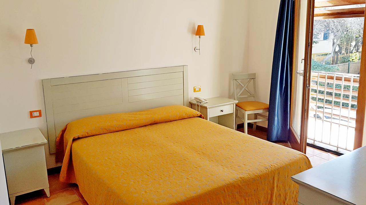 Hotel Villa Tramonto Direttamente Sul Mare San Vincenzo Kültér fotó
