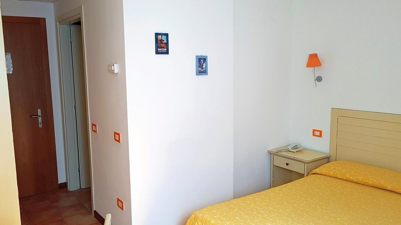 Hotel Villa Tramonto Direttamente Sul Mare San Vincenzo Kültér fotó